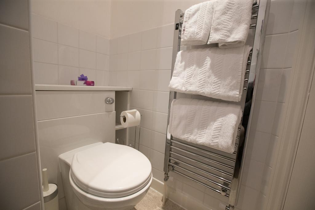 Rosemead Guest House Horley Room photo